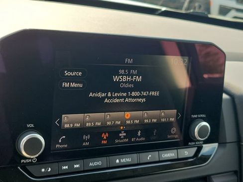 Used 2025 Nissan Pathfinder S FWD image 23