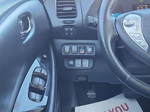 Used 2015 Nissan Leaf SL w/ Premium Package image 13