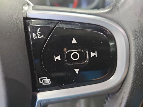 Used 2021 Volvo S60 T6 Momentum image 17