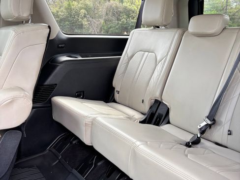 Used 2021 Ford Expedition Max Platinum RWD image 12