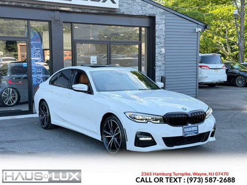 Used 2022 BMW 330i xDrive Sedan w/ M Sport Package AWD/4WD image 5