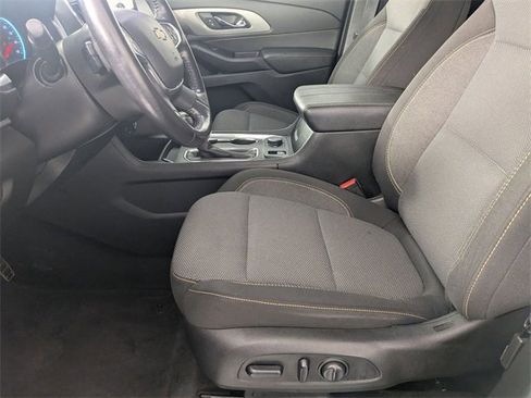 Used 2020 Chevrolet Traverse LT image 13