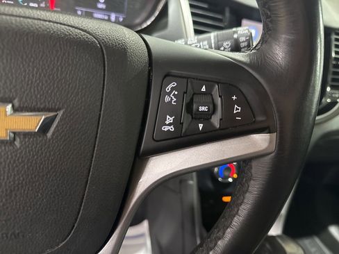 Used 2019 Chevrolet Trax LT w/ LT Convenience Package image 21