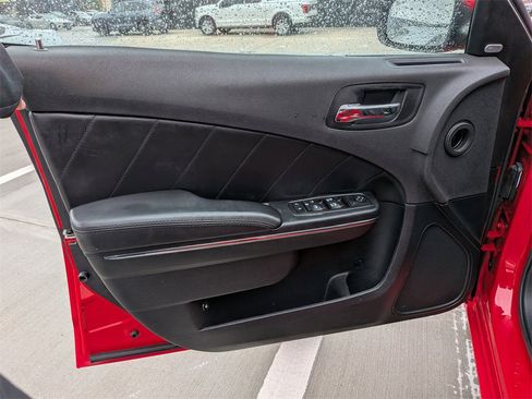 Used 2014 Dodge Charger R/T image 2
