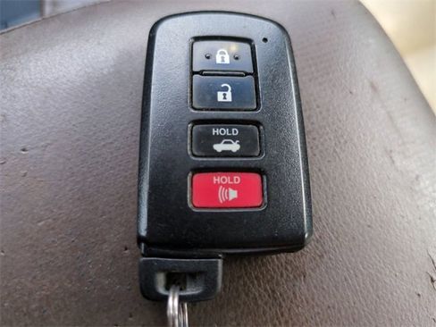 Used 2014 Toyota Avalon Limited image 29