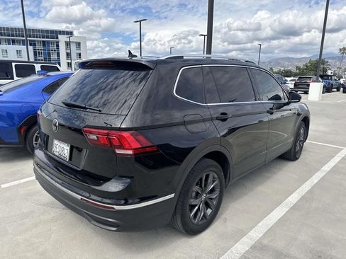 Used 2023 Volkswagen Tiguan SE image 12