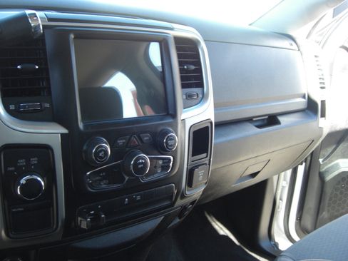 Used 2017 RAM 2500 SLT image 10