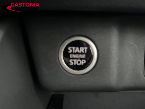 Used 2023 Nissan Rogue SV image 45