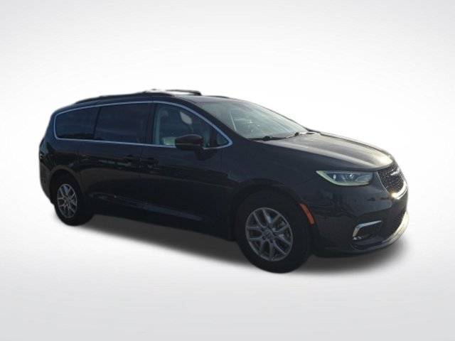 Used 2022 Chrysler Pacifica Touring-L FWD image 1