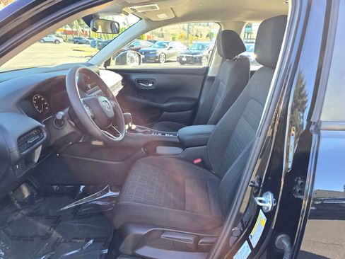 Certified 2025 Honda HR-V LX image 3