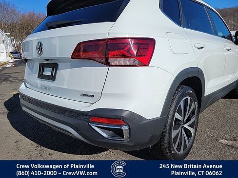 Certified 2022 Volkswagen Taos SE image 31