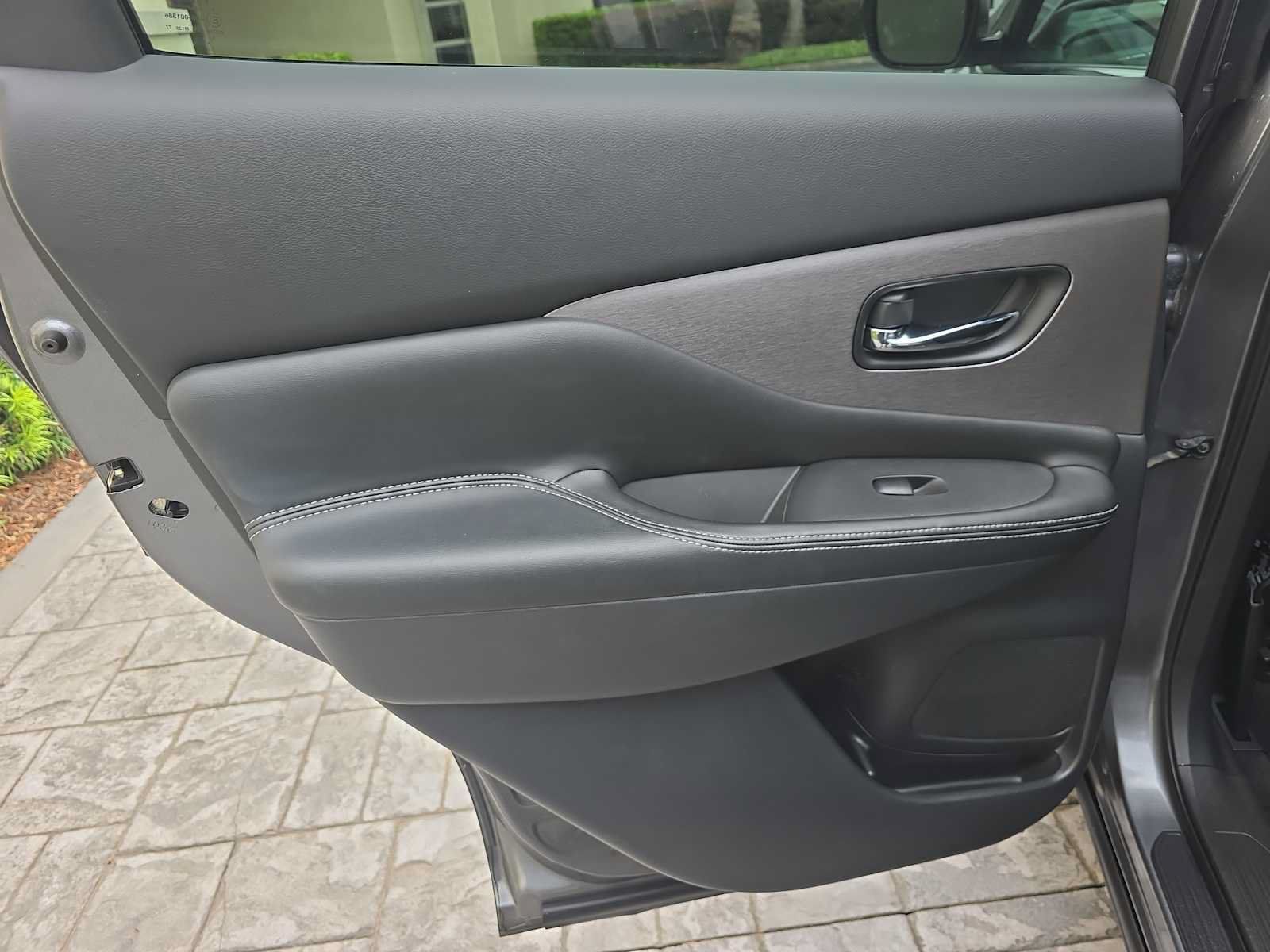 Used 2022 Nissan Murano S AWD/4WD image 11