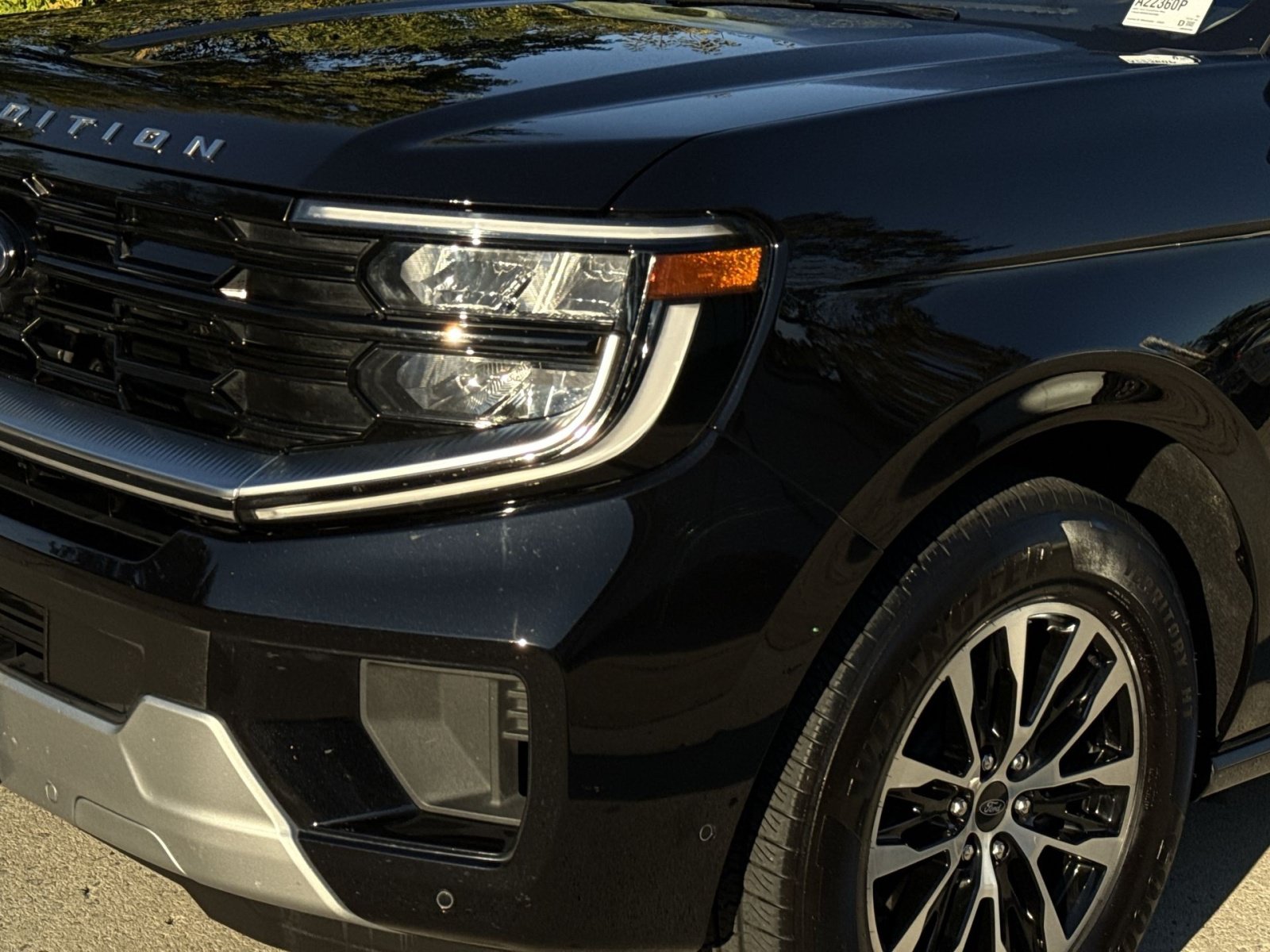 Used 2025 Ford Expedition Max Platinum AWD/4WD image 12