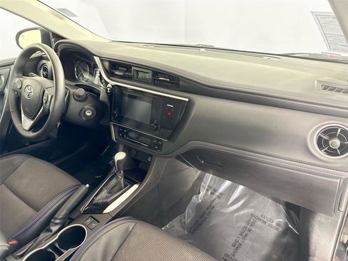 Used 2017 Toyota Corolla SE image 35