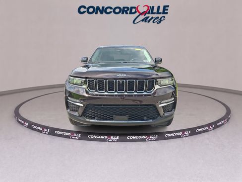 Used 2022 Jeep Grand Cherokee Limited 4xe w/ Luxury Tech Group II AWD/4WD image 2