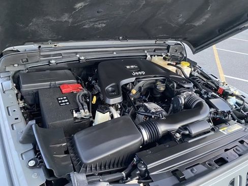 Used 2020 Jeep Gladiator Overland image 19