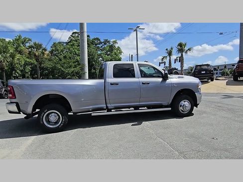 Used 2024 RAM 3500 Tradesman w/ Chrome Appearance Group AWD/4WD image 33