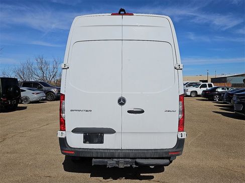 Used 2025 Mercedes-Benz Sprinter 2500 image 6
