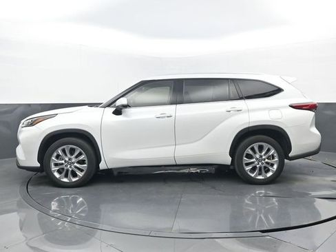 Used 2023 Toyota Highlander Limited image 7