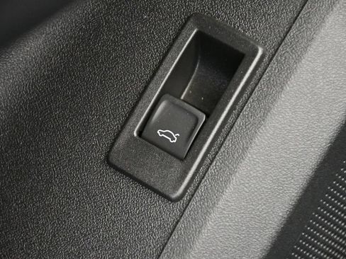 Used 2025 Audi Q5 Premium w/ Convenience Package AWD/4WD image 34