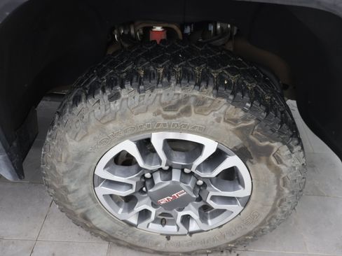 Used 2025 GMC Sierra 3500 SLE w/ SLE Convenience Package AWD/4WD image 3