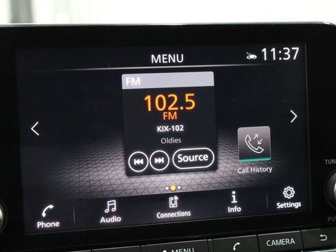 Used 2022 Nissan Rogue SV image 34