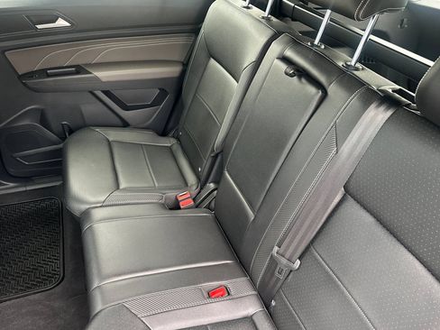 Certified 2023 Volkswagen Atlas Cross Sport SE FWD image 12