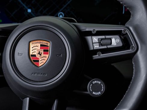 New 2026 Porsche Macan 4 Electric image 19