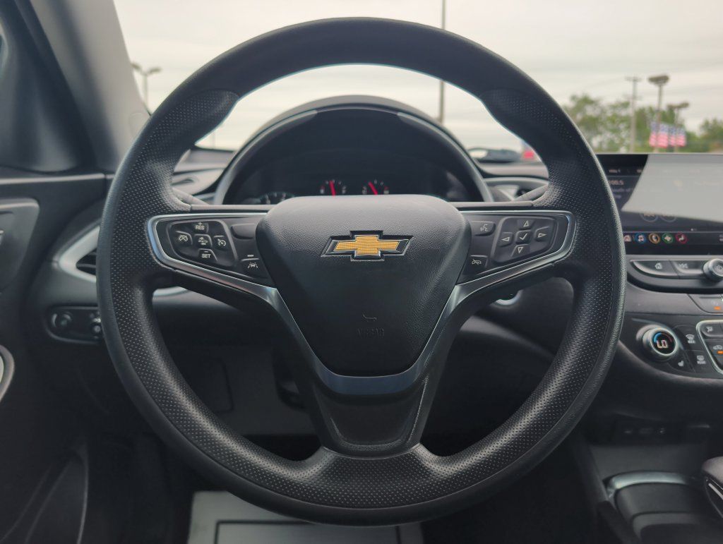 Used 2023 Chevrolet Malibu LT FWD image 11