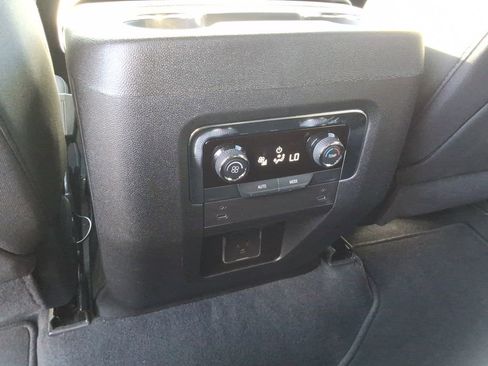 New 2026 Chevrolet Suburban LS image 20