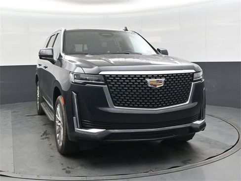 Used 2022 Cadillac Escalade Premium Luxury image 10