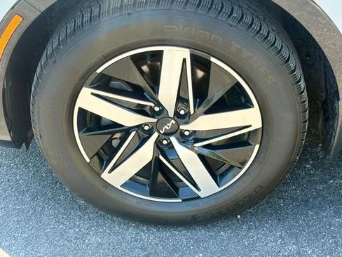 Used 2022 Kia Sorento EX w/ Panoramic Sunroof Package FWD image 32