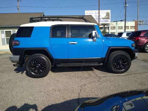 Used 2007 Toyota FJ Cruiser 4WD image 5