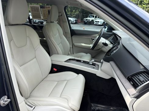 Certified 2023 Volvo XC90 B6 Ultimate w/ Protection Package Premier AWD/4WD image 69