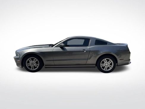 Used 2013 Ford Mustang Coupe RWD image 8