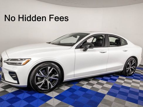 Used 2025 Volvo S60 B5 Core FWD image 1