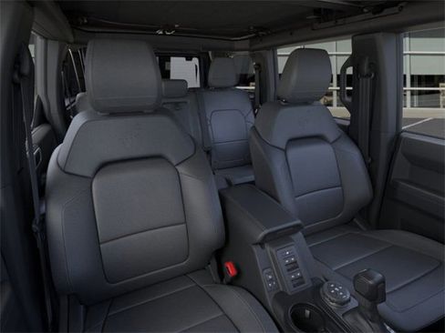 New 2025 Ford Bronco Outer Banks w/ Sasquatch Package image 10