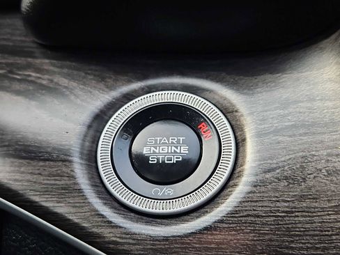 Used 2024 Jeep Grand Cherokee L Limited w/ Luxury Tech Group II image 27