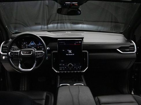 Used 2024 GMC Acadia Elevation image 24