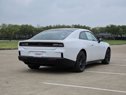 New 2025 Dodge Charger Daytona R/T w/ Sun & Sound Package image 4