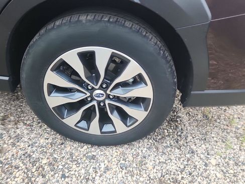 Used 2024 Subaru Outback Limited AWD/4WD image 6