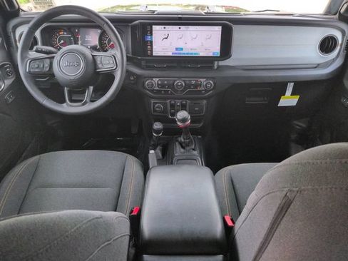 Used 2025 Jeep Wrangler Unlimited Sport AWD/4WD image 15