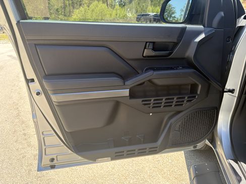 Used 2024 Toyota Tacoma SR5 w/ SR5 Upgrade Package image 10