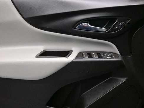 Used 2020 Chevrolet Equinox LS FWD image 7