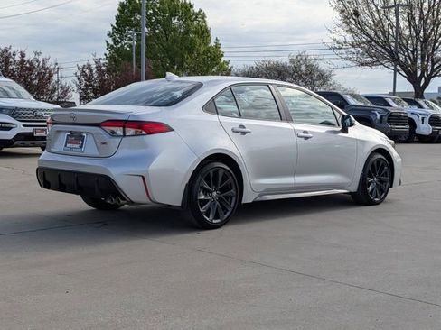 Used 2025 Toyota Corolla SE FWD image 6