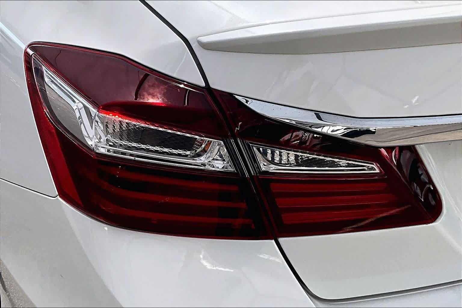 Used 2016 Honda Accord Sport image 26