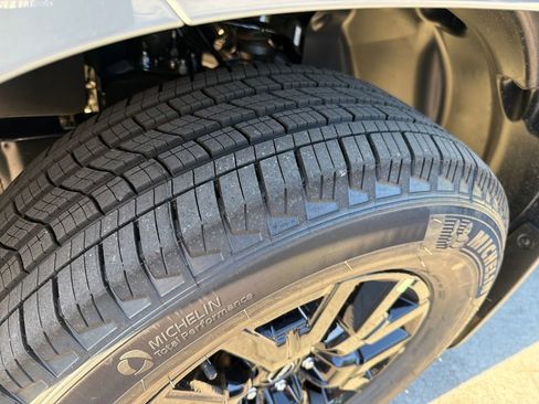 New 2026 Nissan Frontier SV w/ SV Convenience Package image 24