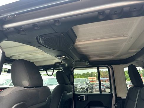Used 2018 Jeep Wrangler Unlimited Rubicon AWD/4WD image 22