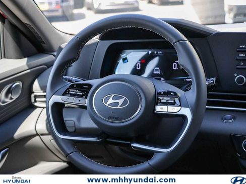 New 2025 Hyundai Elantra Sport FWD image 13