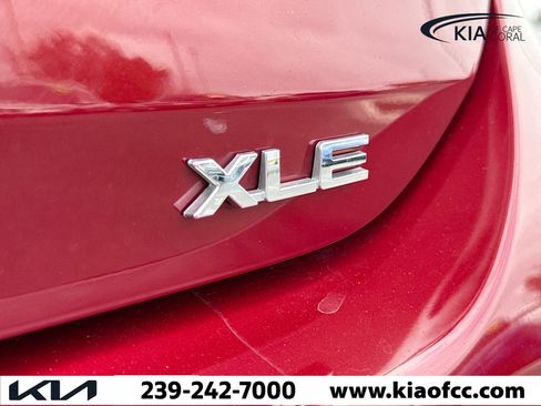 Used 2022 Toyota Highlander XLE image 11